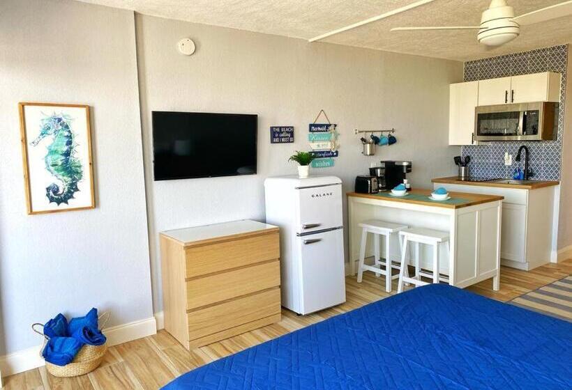 Студия Стандарт Вид на Море, Castaways Resort Studios