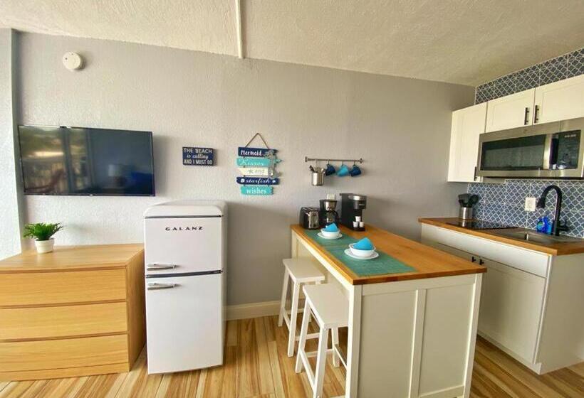 إستوديو قياسى مطل على البحر, Castaways Resort Studios