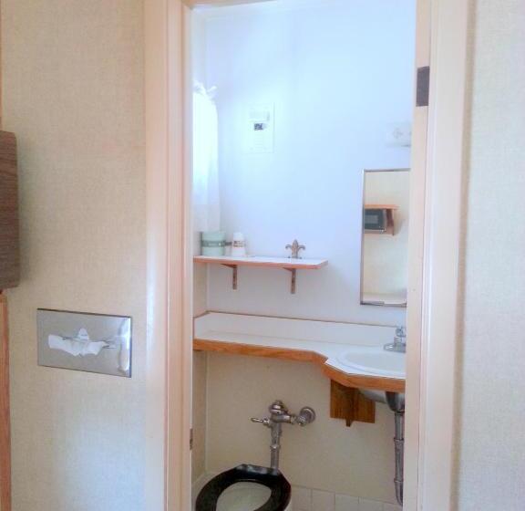 غرفة قياسية, Budget Inn