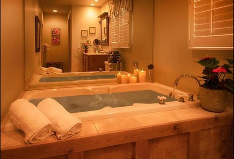Deluxe Suite King Bed, Carmel Country Inn