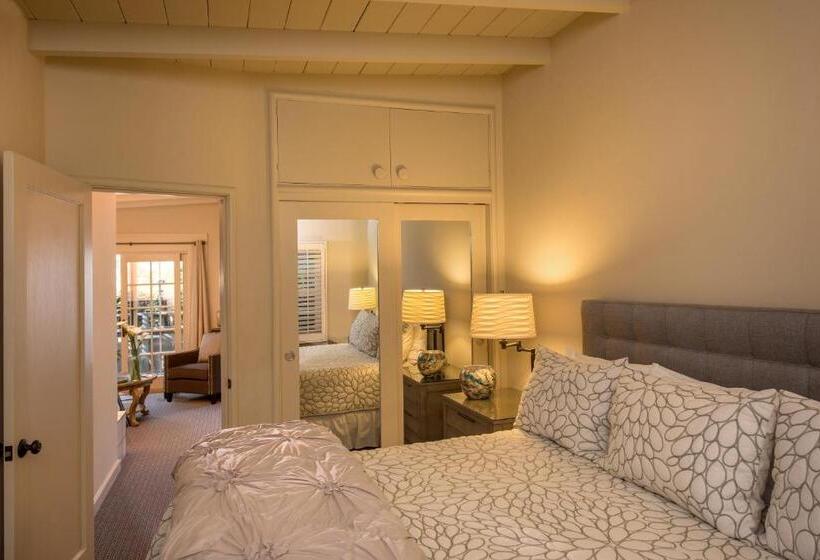 Deluxe Suite King Bed, Carmel Country Inn
