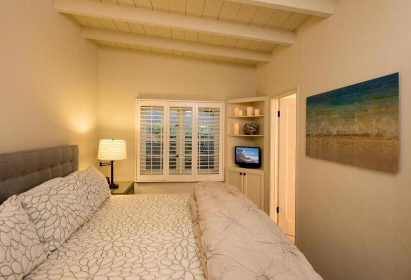 Deluxe Suite King Bed, Carmel Country Inn