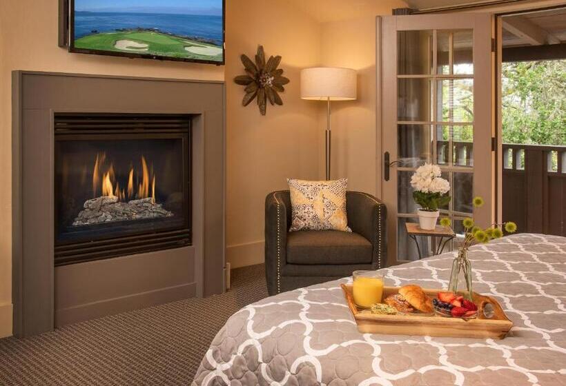 استودیوی لوکس, Carmel Country Inn