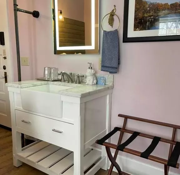 バスタブ付きスタンダードルーム, Carriage House Bed & Breakfast