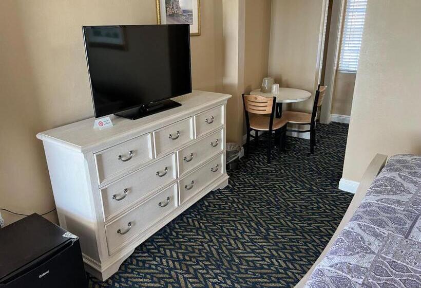 חדר סטנדרט עם מיטת קינג, Cliff House Inn