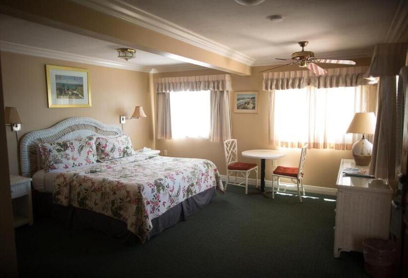 מיטת קינג בסוויטה, Cliff House Inn