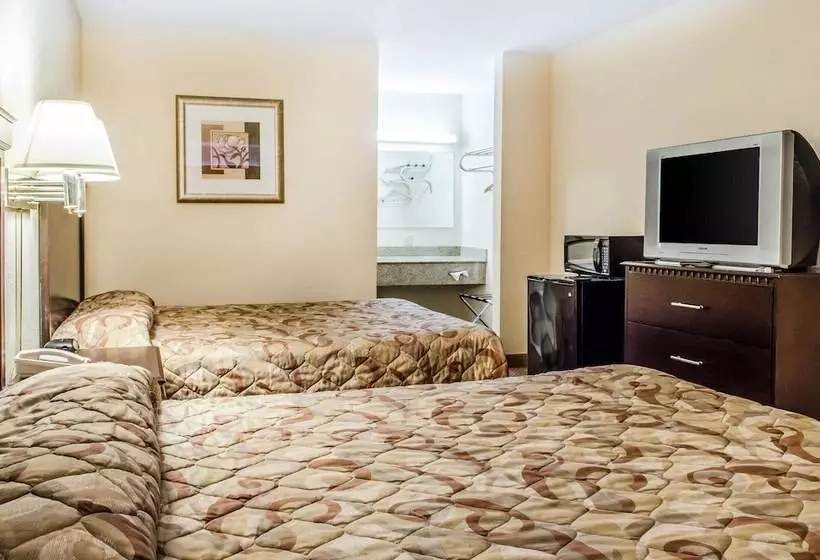 ２ダブルベッドのスタンダードルーム, Rodeway Inn Shippensburg