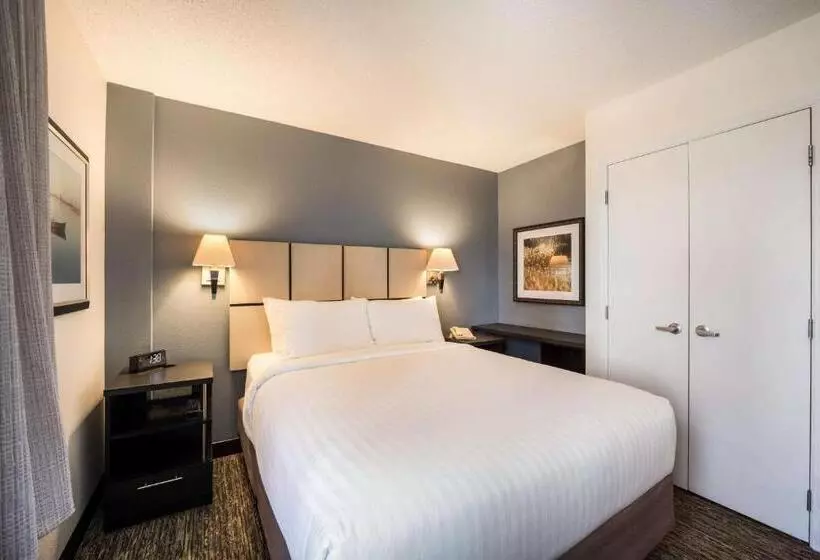 سوییت, Sonesta Simply Suites Salt Lake City Airport