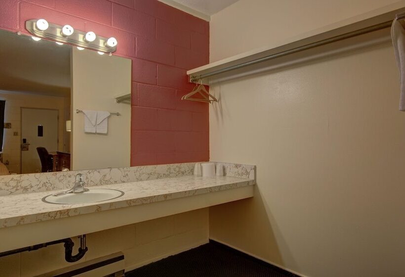 标准间, Cedar Lodge