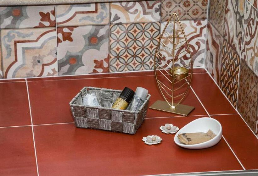 חדר דלוקס, ‘a Minnula