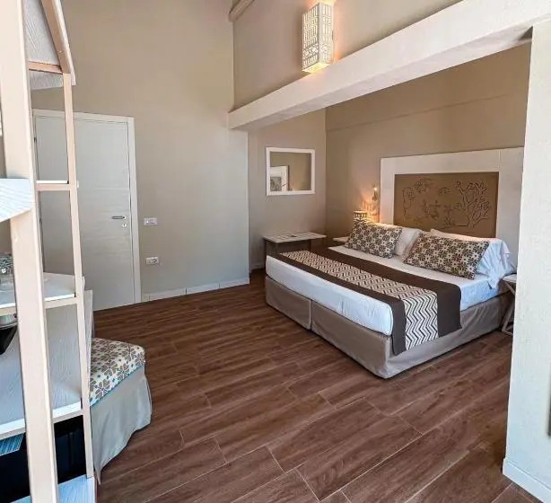 اتاق سوپریور با چشم‌انداز دریا, Lido Beach Phg