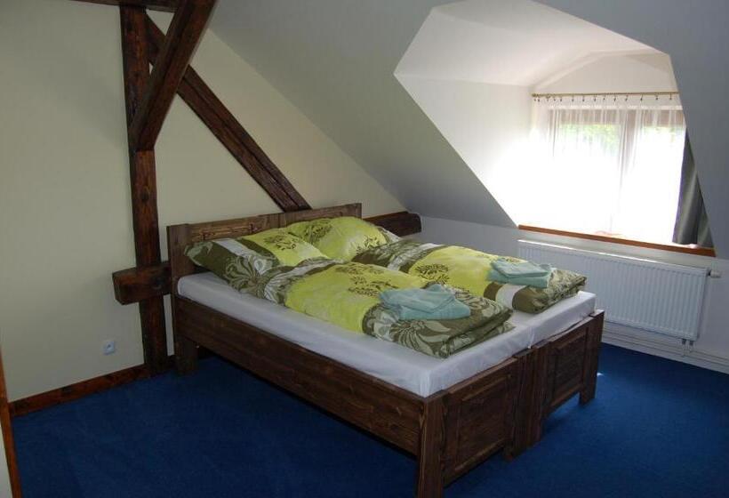 4인용 스탠다드 룸, Pudlov