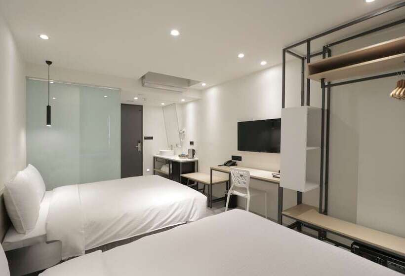 اتاق استاندارد چهار تخته, Green Hotel   Chiayi