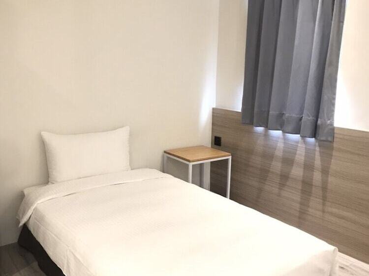 اتاق استاندارد سه نفره, Green Hotel   Chiayi