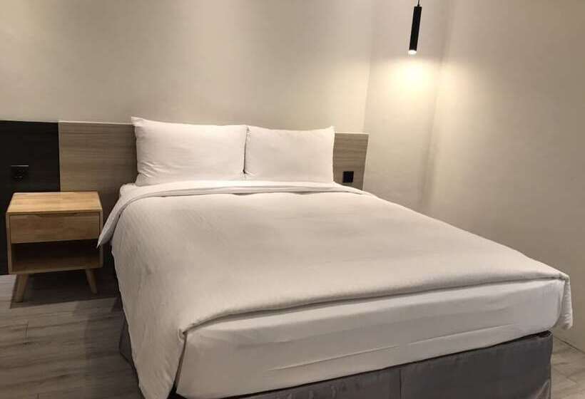 اتاق استاندارد سه نفره, Green Hotel   Chiayi