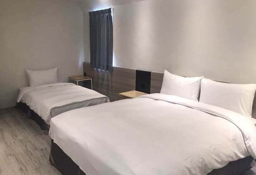 اتاق استاندارد سه نفره, Green Hotel   Chiayi