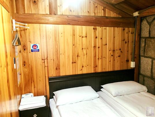 اتاق استاندارد با سرویس بهداشتی مشترک, Qin Bi Qingnian Homestay