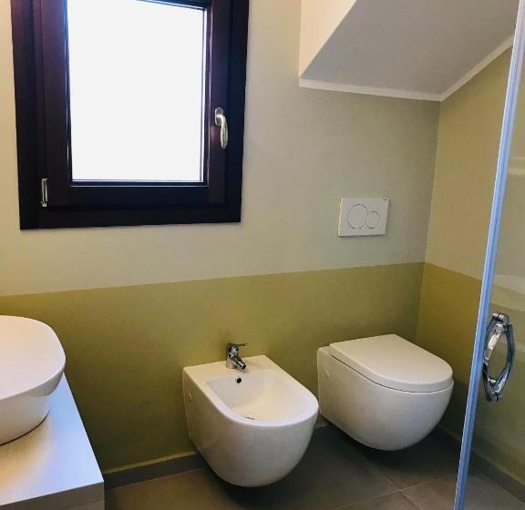 חדר אקונומי, Esmeralda Ss