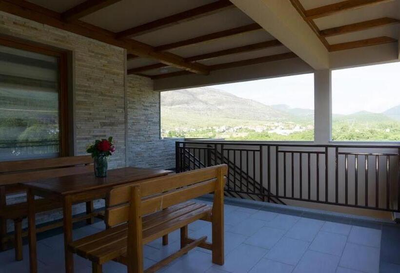 استودیوی استاندارد, Apartments Ena