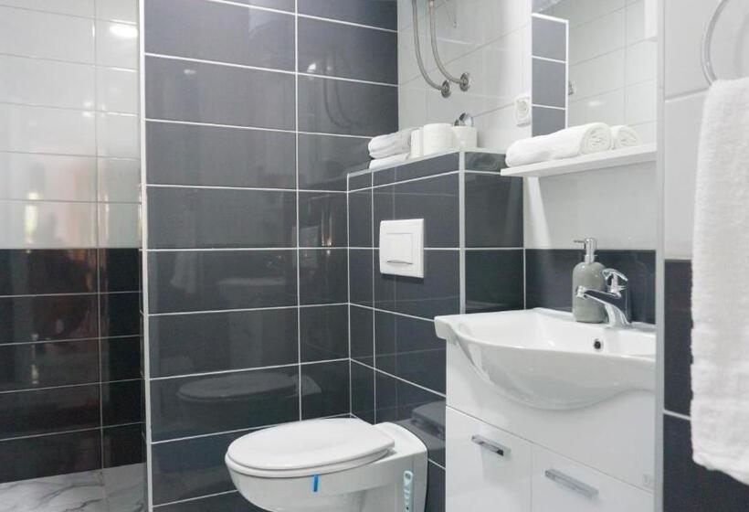 استودیوی استاندارد, Apartments Ena