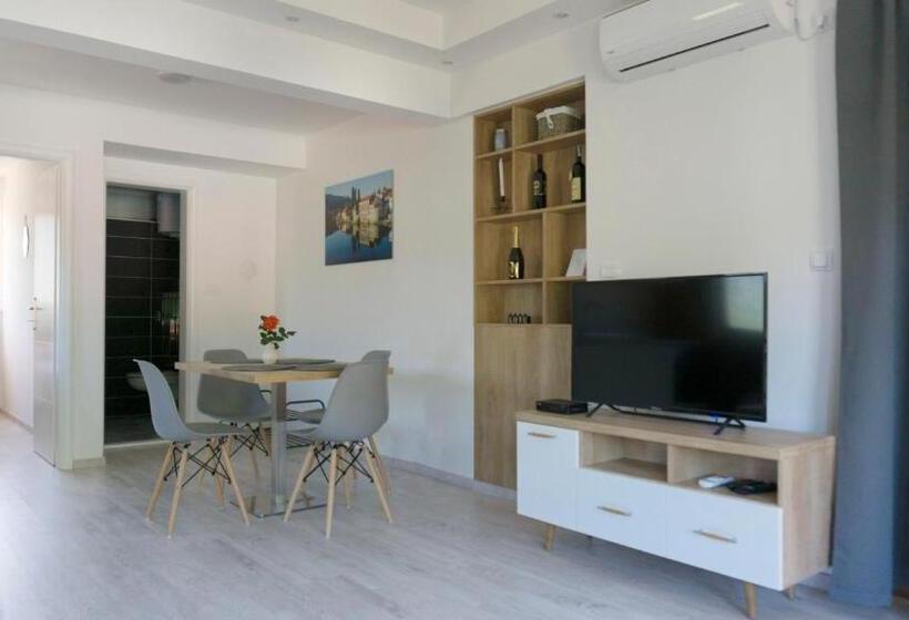 استودیوی استاندارد, Apartments Ena