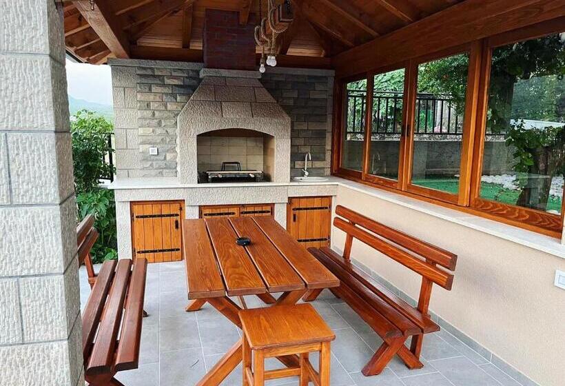 استودیوی استاندارد, Apartments Ena