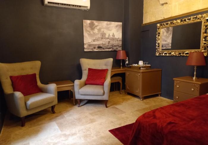 استودیوی استاندارد, Julina Boutique Living