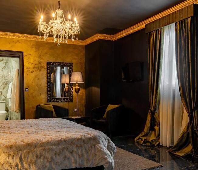 سوییت, Julina Boutique Living