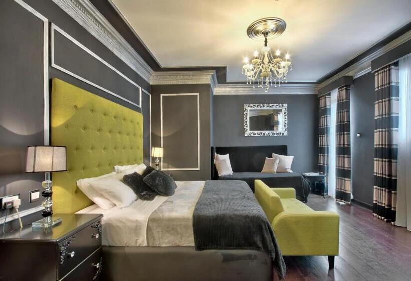 سوییت جونیور با بالکن, Julina Boutique Living
