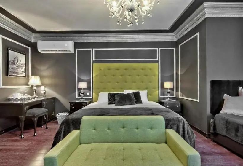 سوییت جونیور با بالکن, Julina Boutique Living