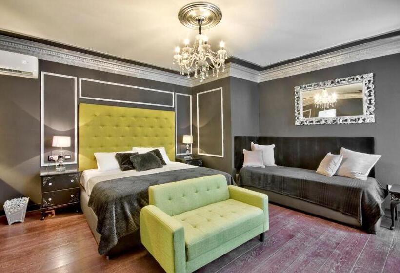 سوییت جونیور با بالکن, Julina Boutique Living