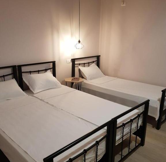 חדר סטנדרט לשלושה, Dimitri Guest House