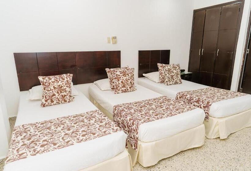 חדר סטנדרט לשלושה, Las Molas