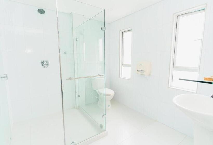 חדר סטנדרט לשלושה, Las Molas