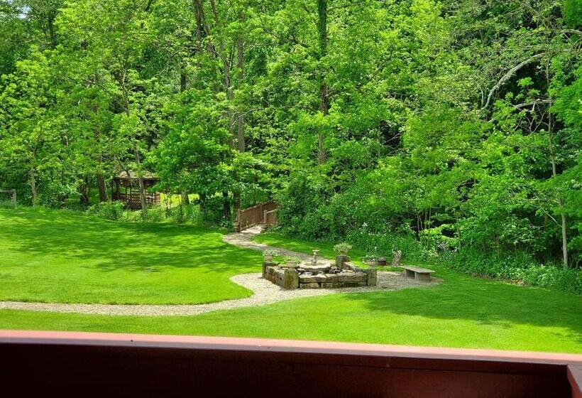 جناح مزوَّد بشرفة, The Barn Inn Bed And Breakfast