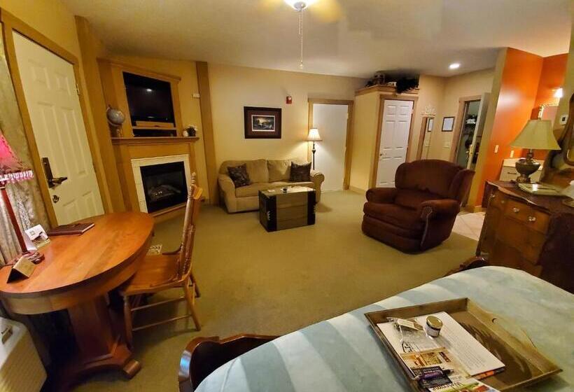 Люкс Deluxe Кровать Кинг, The Barn Inn Bed And Breakfast