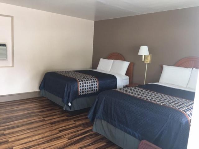 Номер Стандарт, Hilltop Inn