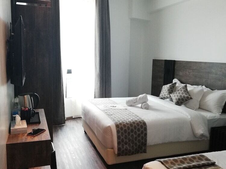 اتاق لوکس سه تخته, Rest And Comfort Boutique