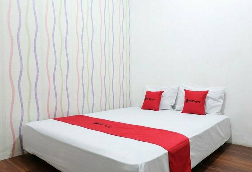 经济房, Reddoorz Near Ahmad Yani Airport 3