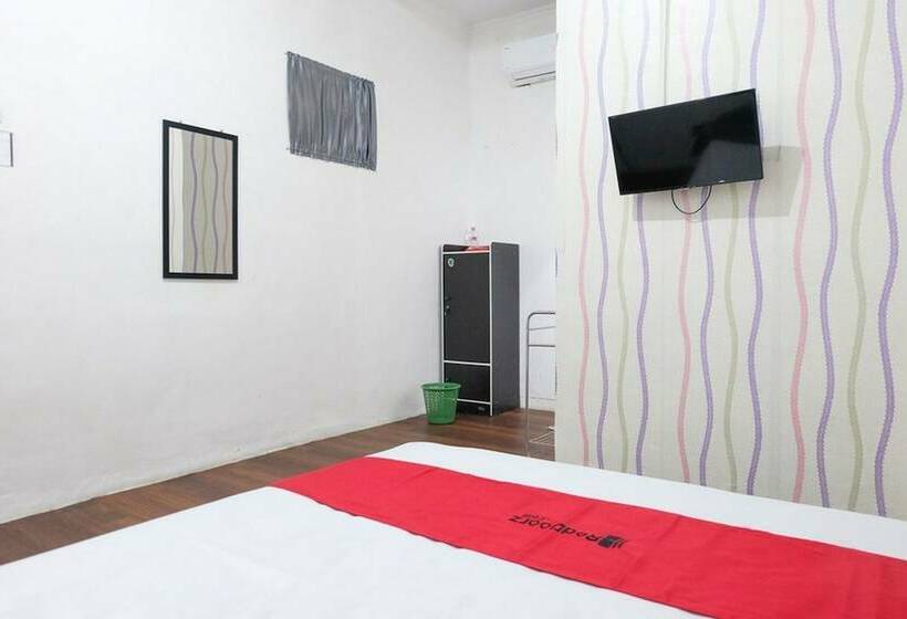 Номер Economy, Reddoorz Near Ahmad Yani Airport 3