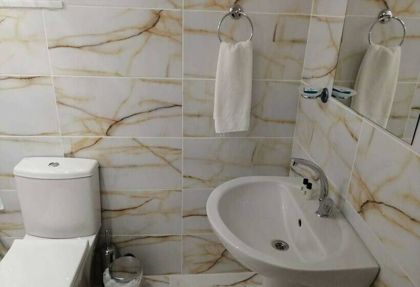 غرفة قياسية مزوَّدة بشُرفة, Beyaz Ev Butik Otel Masukiye