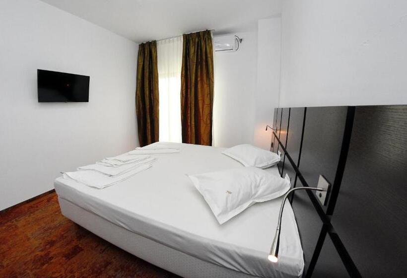 海景标准间带阳台, Mercur