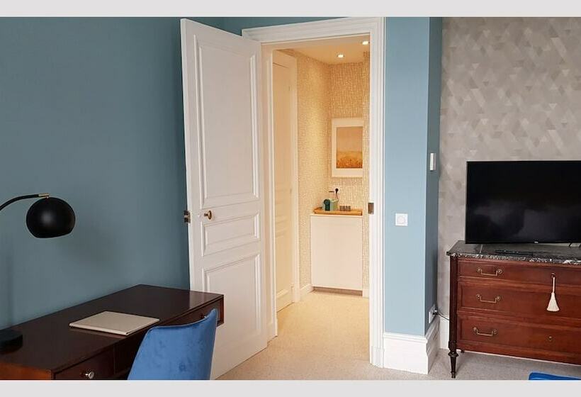 اتاق استاندارد, De L'anglais, Guesthouse