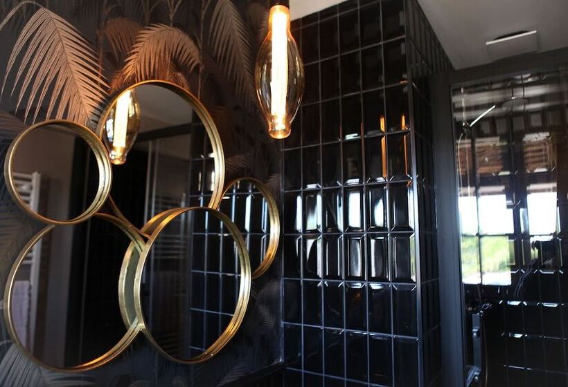 스탠다드 룸, Le Manoir Des Chevaux Dores