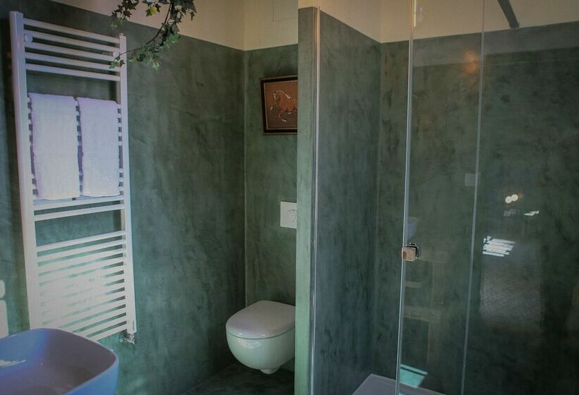 스탠다드 룸, Le Manoir Des Chevaux Dores