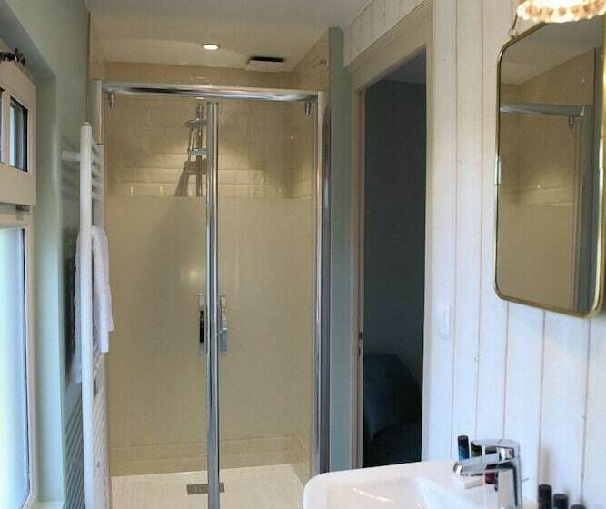 스탠다드 룸, Le Manoir Des Chevaux Dores