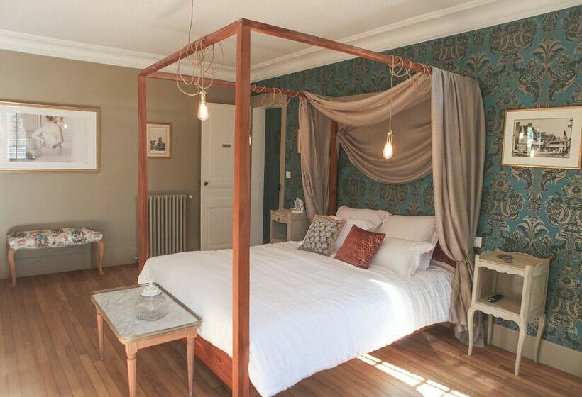 스탠다드 룸, Le Manoir Des Chevaux Dores