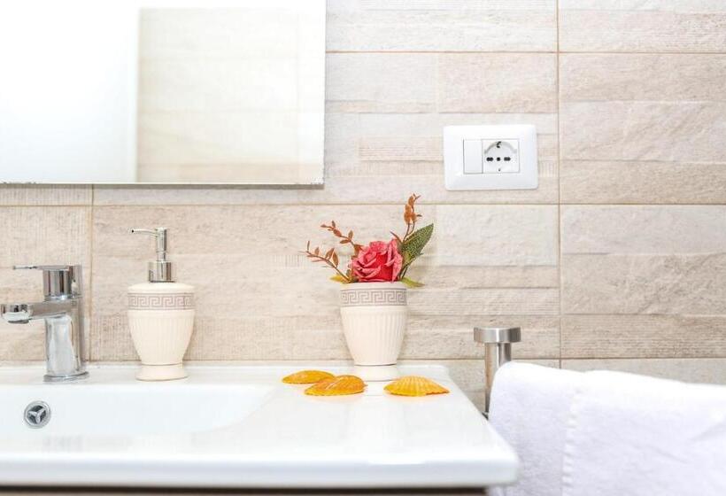 غرفة قياسية رباعية, Mar Y Sal