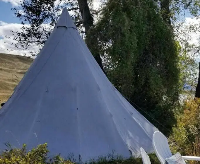 Standard Tent, Oddfellow Inn & Farm