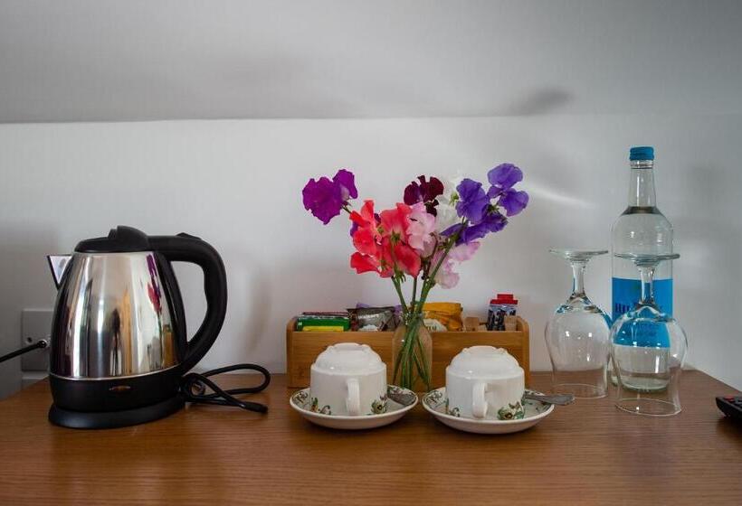 חדר סטנדרט, The Withies Inn